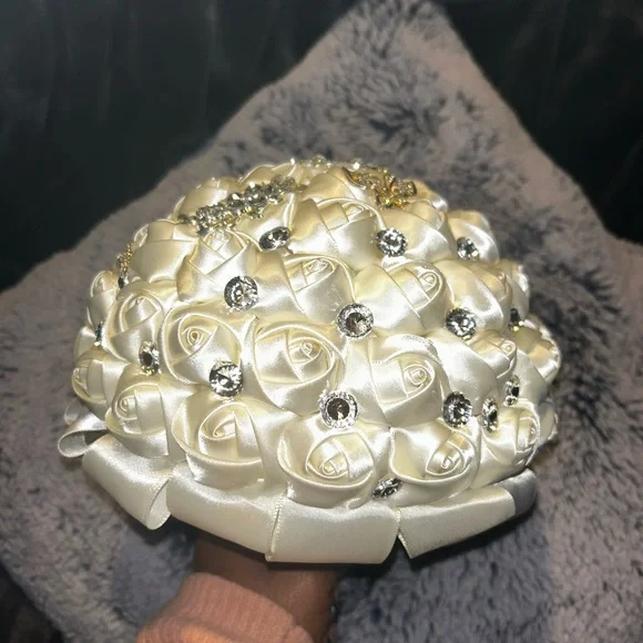 Elegant Ivory and Gold Bridal Bouquet - Picture 5 of 5